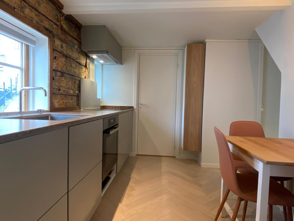 Entire Renovated Apartment From 1780 With Kitchen, Bath, Bedroom, And Living Room In Skuteviken Bergen Exterior foto