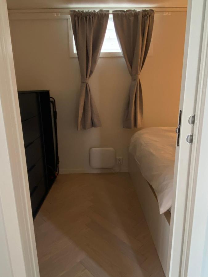Entire Renovated Apartment From 1780 With Kitchen, Bath, Bedroom, And Living Room In Skuteviken Bergen Exterior foto